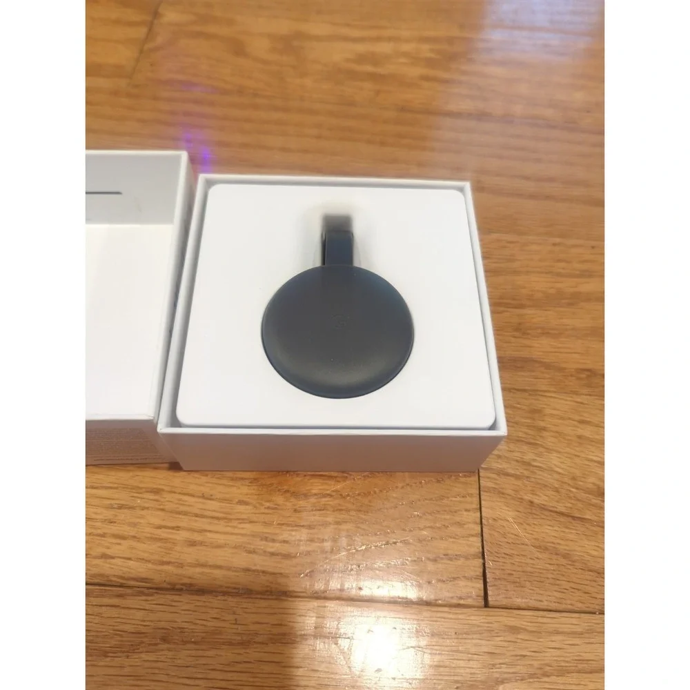 Google Chromecast Streaming Media Player (3rd Generation) - Charcoal GA00439-US